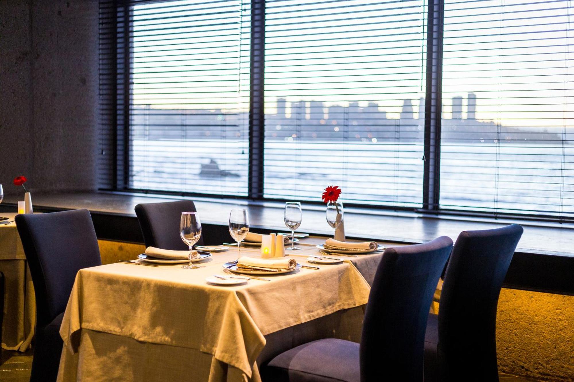 Radisson Blu Acqua Hotel & Spa กอนกอน ภายนอก รูปภาพ Restaurant