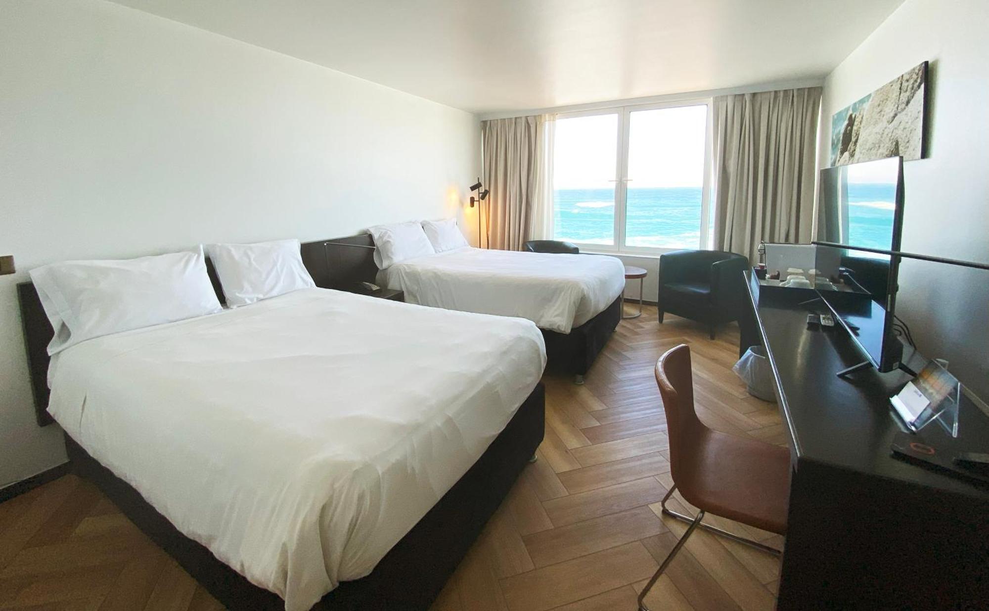 Radisson Blu Acqua Hotel & Spa กอนกอน ภายนอก รูปภาพ A room at the hotel