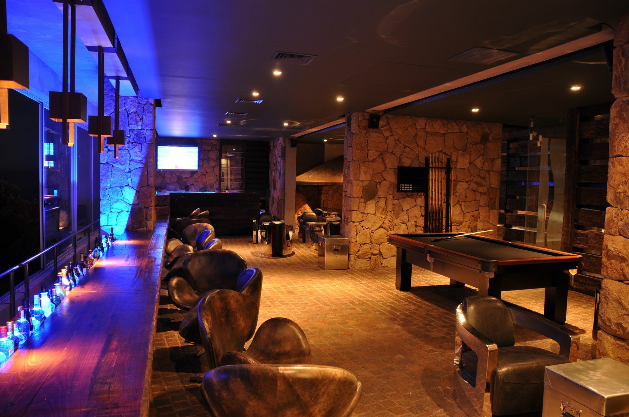 Radisson Blu Acqua Hotel & Spa กอนกอน ภายนอก รูปภาพ The interior of the bar